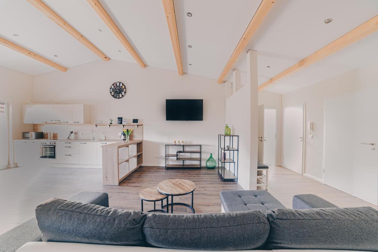 Grosse Ferienwohnung Mit Balkon Und Perfekter Lage Eggenthal Exterior photo